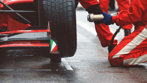 f1 pit crew team business